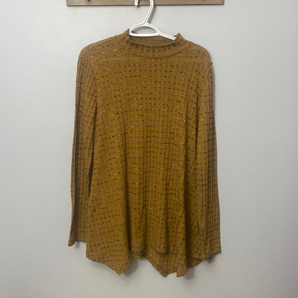 LOGO by Lori Goldstein Hanky Hem Long Lined striped Fall top